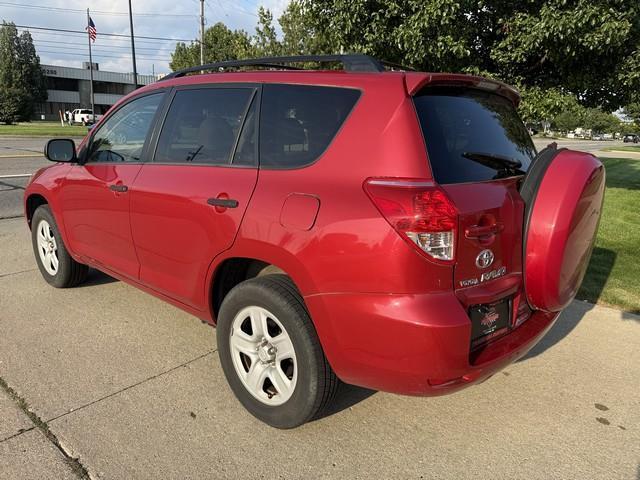 Toyota RAV4 Base I4 4WD with 3rd Row 2007