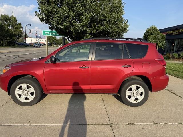 Toyota RAV4 Base I4 4WD with 3rd Row 2007