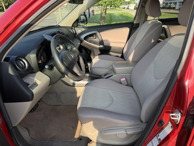 Toyota RAV4 Base I4 4WD with 3rd Row 2007
