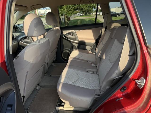Toyota RAV4 Base I4 4WD with 3rd Row 2007