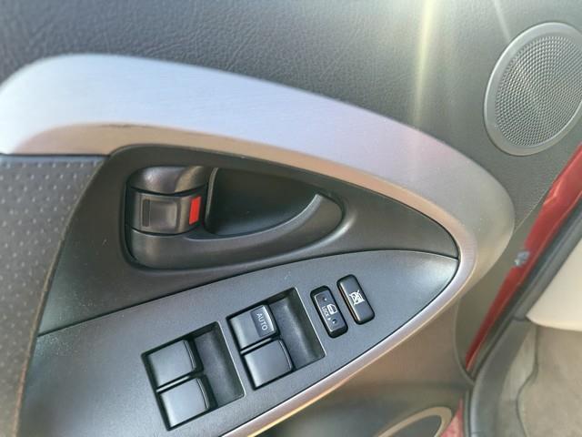 Toyota RAV4 Base I4 4WD with 3rd Row 2007