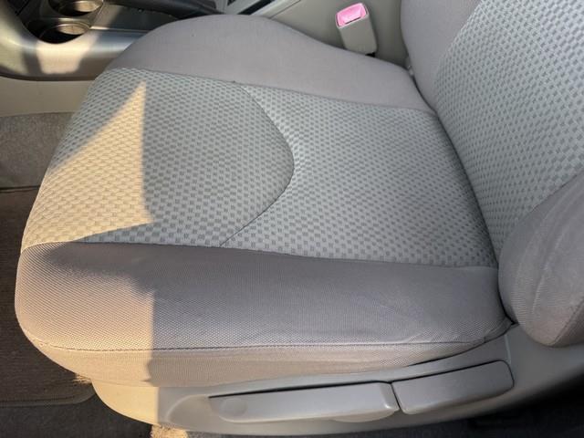 Toyota RAV4 Base I4 4WD with 3rd Row 2007