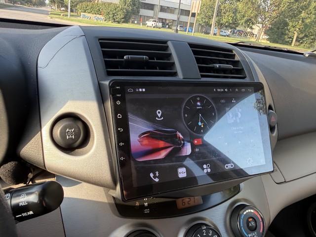 Toyota RAV4 Base I4 4WD with 3rd Row 2007