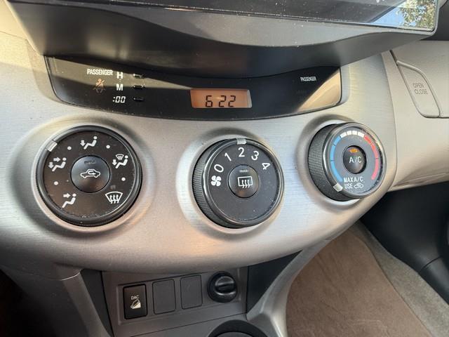 Toyota RAV4 Base I4 4WD with 3rd Row 2007