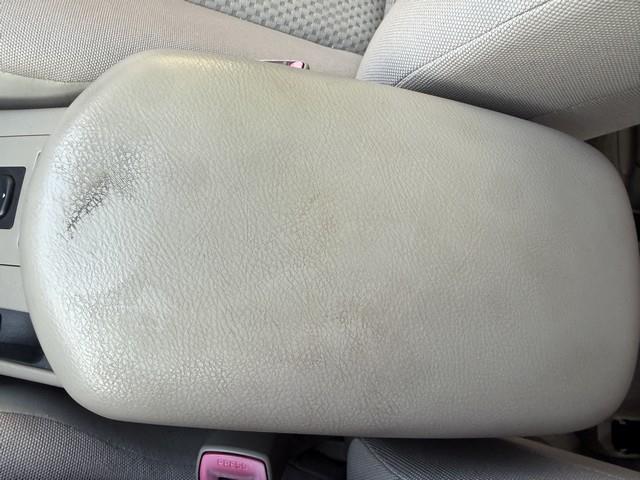 Toyota RAV4 Base I4 4WD with 3rd Row 2007