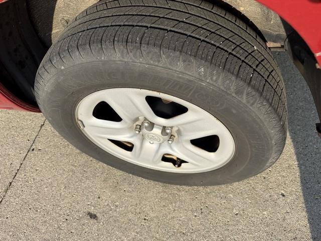 Toyota RAV4 Base I4 4WD with 3rd Row 2007