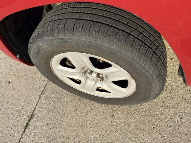 Toyota RAV4 Base I4 4WD with 3rd Row 2007