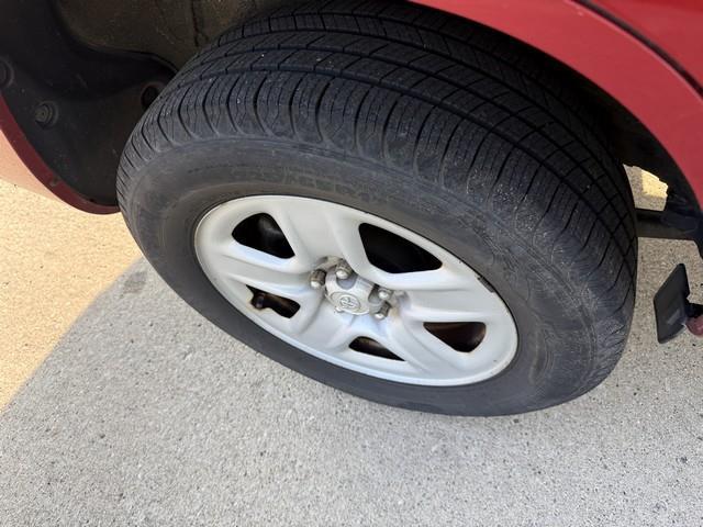Toyota RAV4 Base I4 4WD with 3rd Row 2007