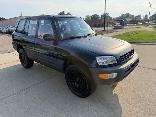 Toyota RAV4 4-Door 2WD 1999