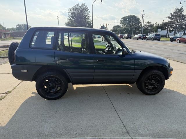 Toyota RAV4 4-Door 2WD 1999