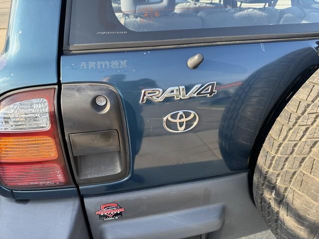 Toyota RAV4 4-Door 2WD 1999