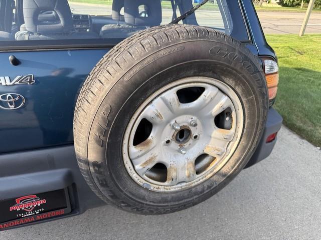 Toyota RAV4 4-Door 2WD 1999