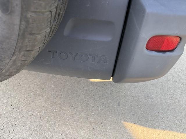 Toyota RAV4 4-Door 2WD 1999