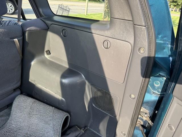 Toyota RAV4 4-Door 2WD 1999