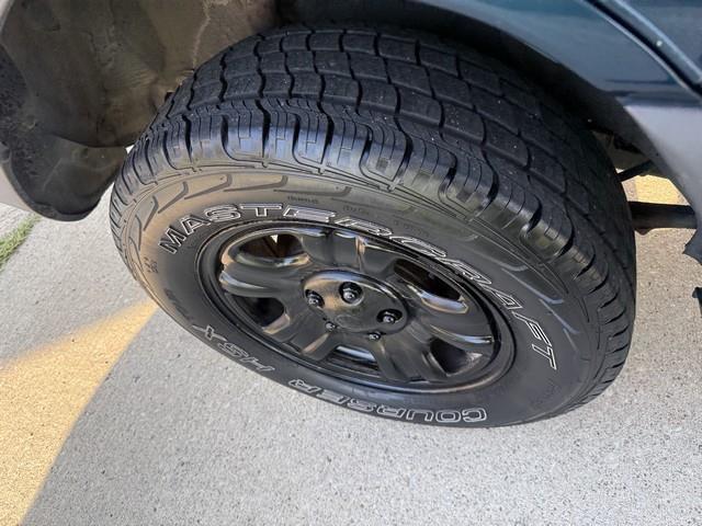 Toyota RAV4 4-Door 2WD 1999