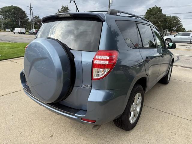 Toyota RAV4 Base V6 4WD with 3rd Row 2009