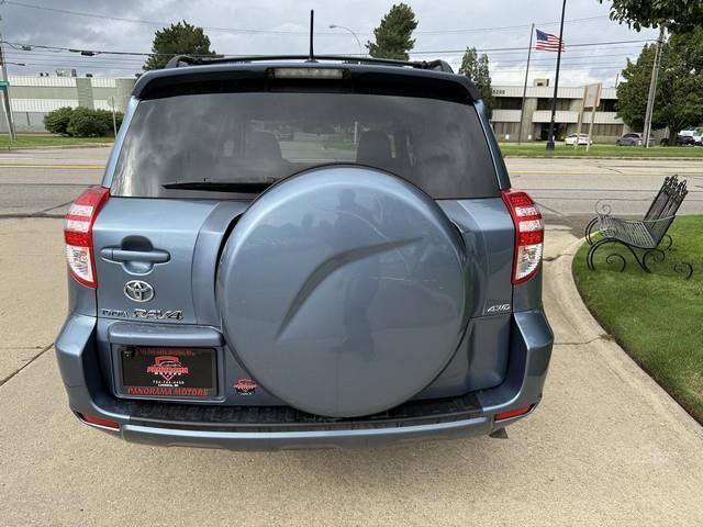 Toyota RAV4 Base V6 4WD with 3rd Row 2009