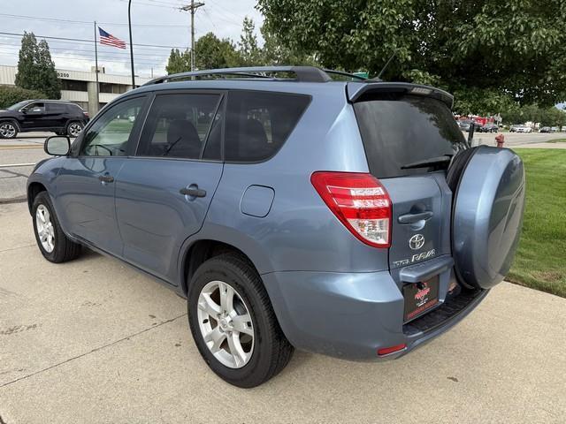 Toyota RAV4 Base V6 4WD with 3rd Row 2009