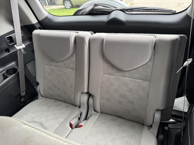 Toyota RAV4 Base V6 4WD with 3rd Row 2009