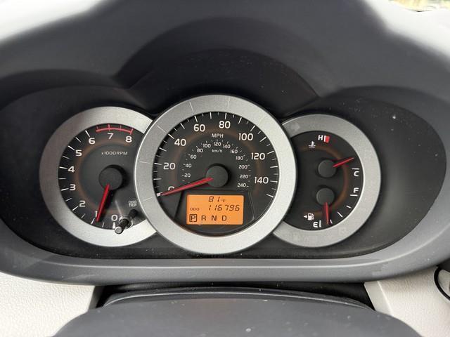 Toyota RAV4 Base V6 4WD with 3rd Row 2009