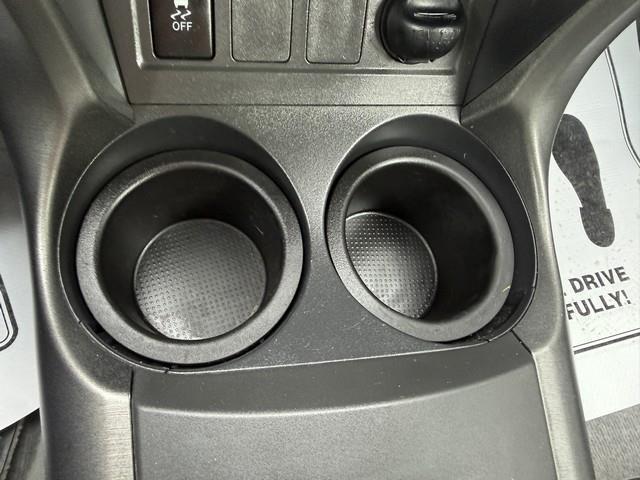Toyota RAV4 Base V6 4WD with 3rd Row 2009