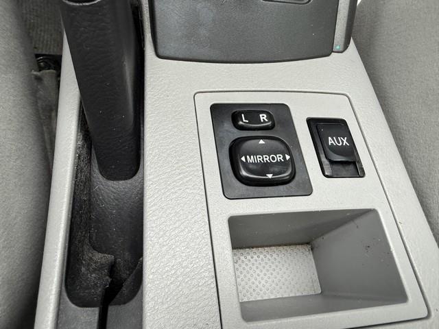 Toyota RAV4 Base V6 4WD with 3rd Row 2009