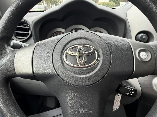 Toyota RAV4 Base V6 4WD with 3rd Row 2009