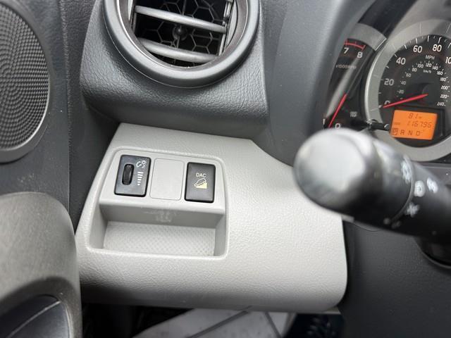 Toyota RAV4 Base V6 4WD with 3rd Row 2009