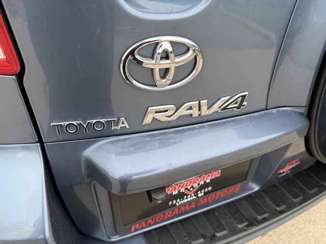 Toyota RAV4 Base V6 4WD with 3rd Row 2009