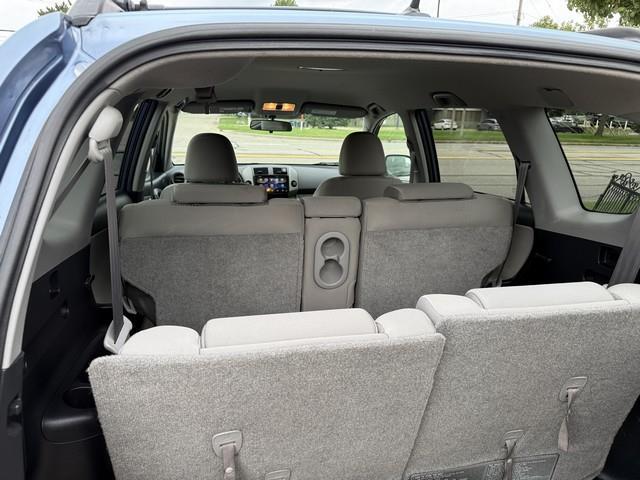 Toyota RAV4 Base V6 4WD with 3rd Row 2009