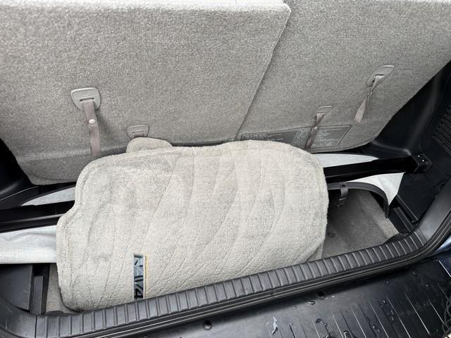 Toyota RAV4 Base V6 4WD with 3rd Row 2009