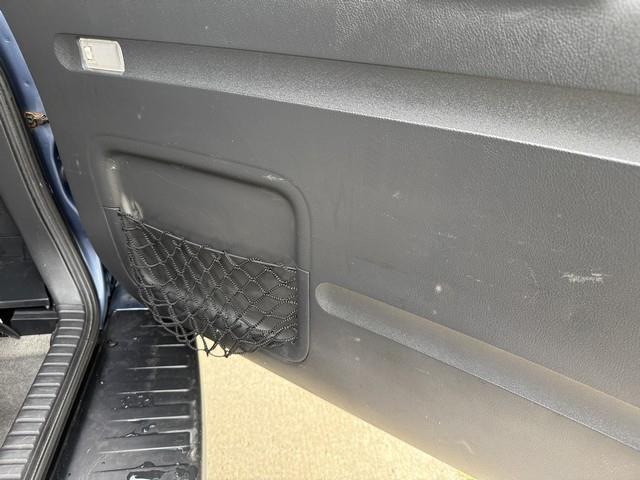 Toyota RAV4 Base V6 4WD with 3rd Row 2009