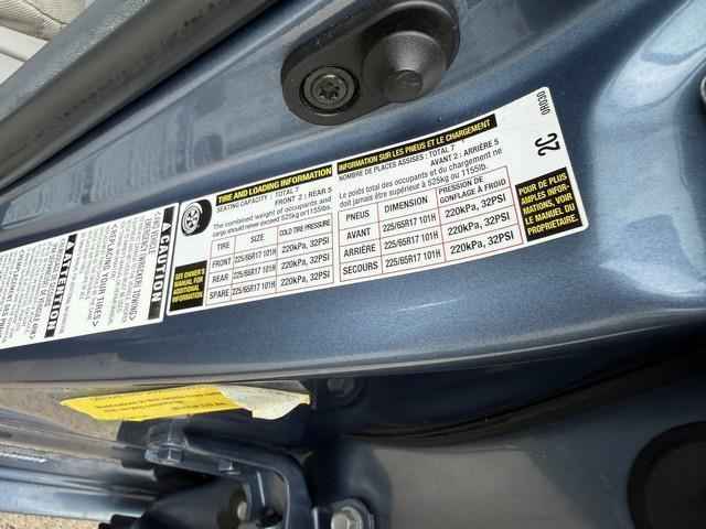 Toyota RAV4 Base V6 4WD with 3rd Row 2009