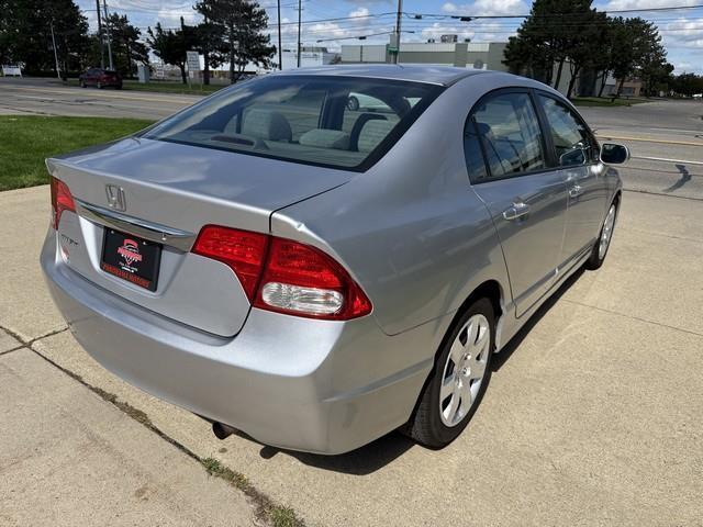Honda Civic LX Sedan 5-Speed AT 2011