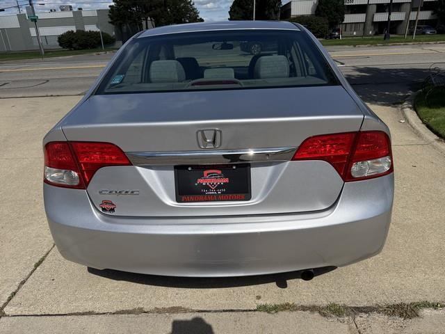 Honda Civic LX Sedan 5-Speed AT 2011