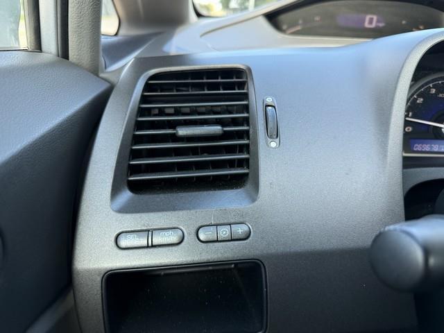 Honda Civic LX Sedan 5-Speed AT 2011