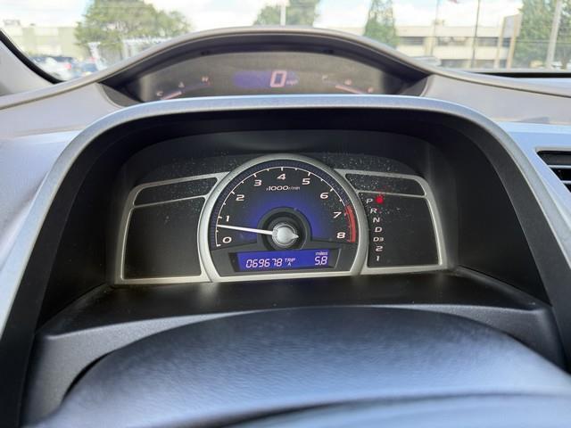 Honda Civic LX Sedan 5-Speed AT 2011