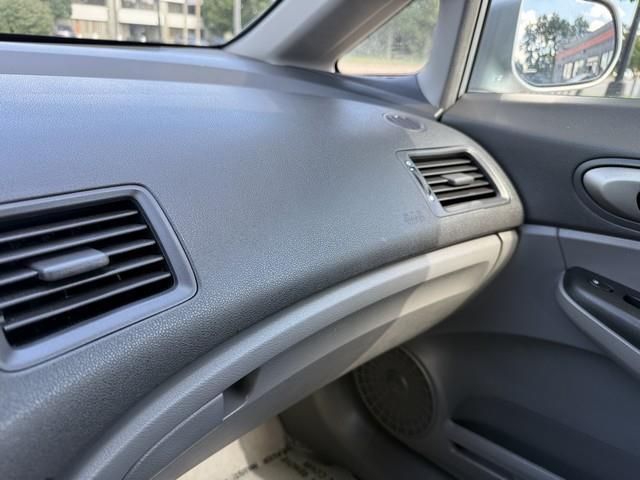 Honda Civic LX Sedan 5-Speed AT 2011