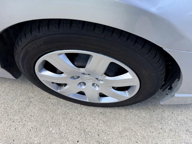 Honda Civic LX Sedan 5-Speed AT 2011