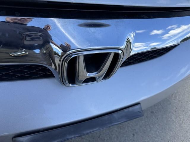 Honda Civic LX Sedan 5-Speed AT 2011