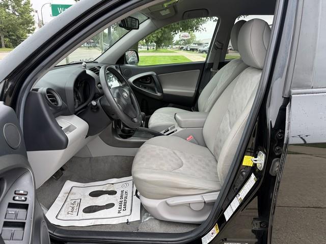 Toyota RAV4 Base I4 4WD 2011