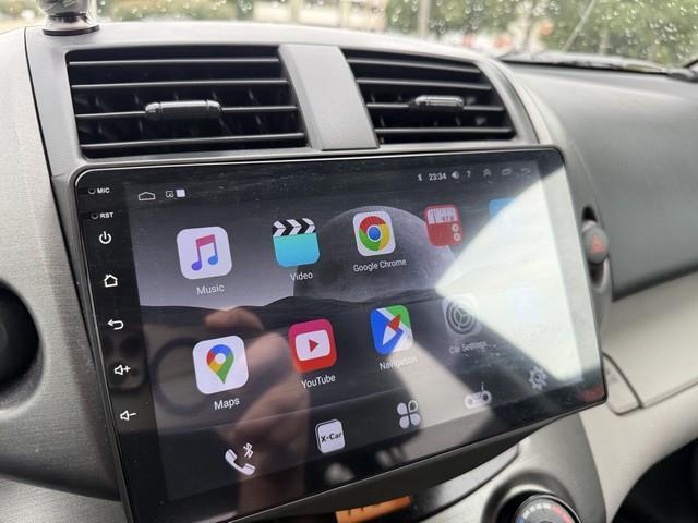 Toyota RAV4 Base I4 4WD 2011