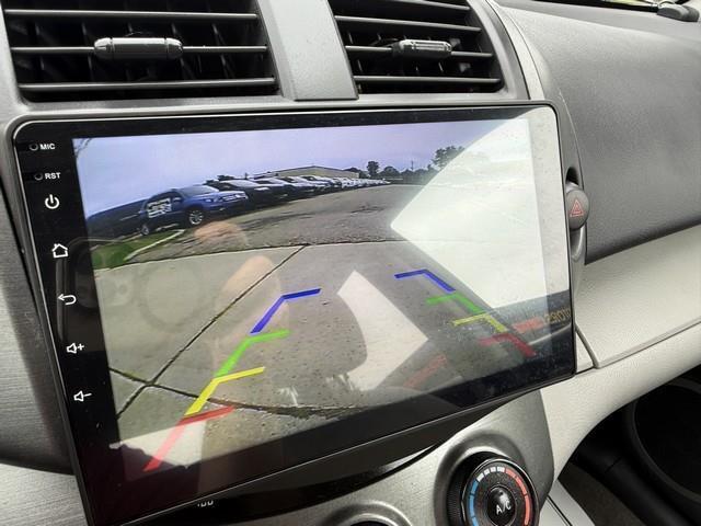 Toyota RAV4 Base I4 4WD 2011