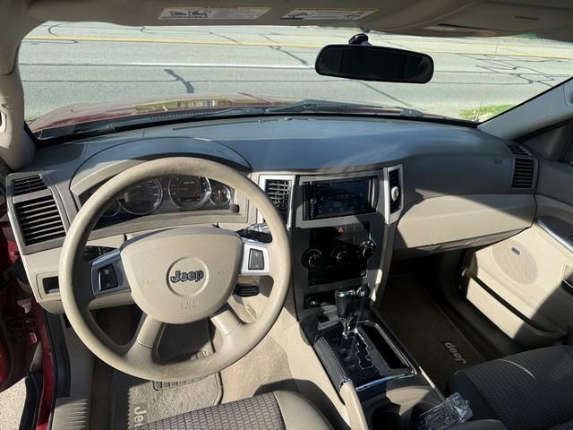 Jeep Grand Cherokee Laredo 2WD 2009
