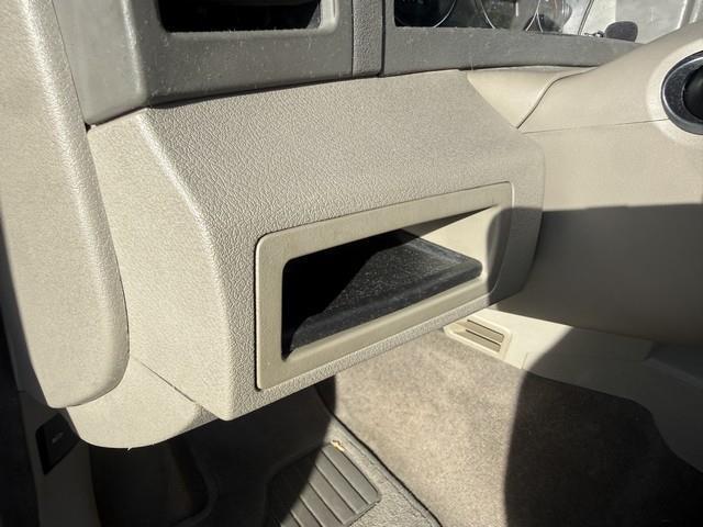 Jeep Grand Cherokee Laredo 2WD 2009