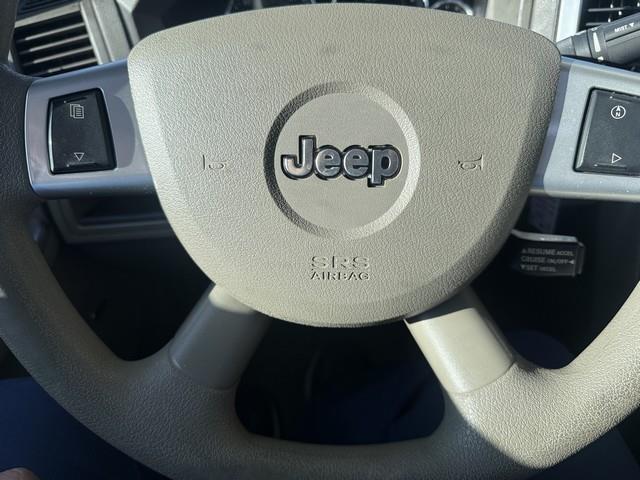 Jeep Grand Cherokee Laredo 2WD 2009