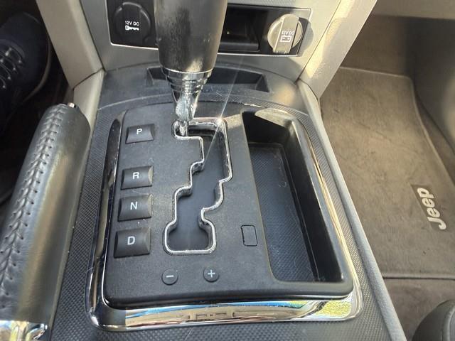Jeep Grand Cherokee Laredo 2WD 2009