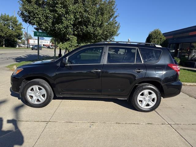Toyota RAV4 Base I4 2WD 2012