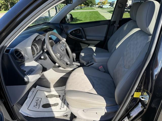 Toyota RAV4 Base I4 2WD 2012