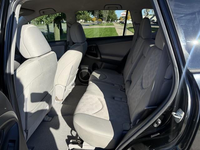 Toyota RAV4 Base I4 2WD 2012